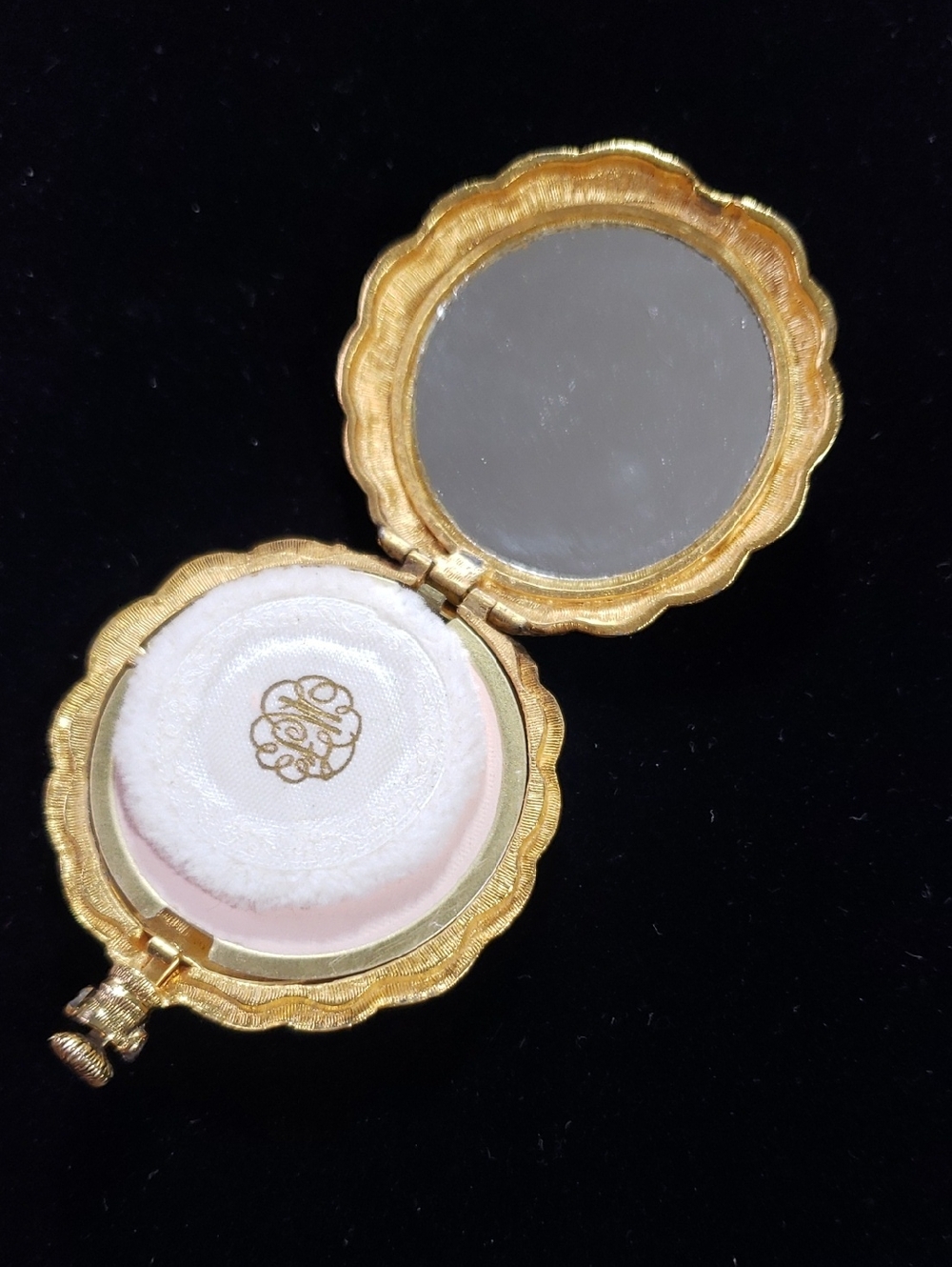 Max Factor Pocket Watch Style Powder Compact - Picture 4 of 6